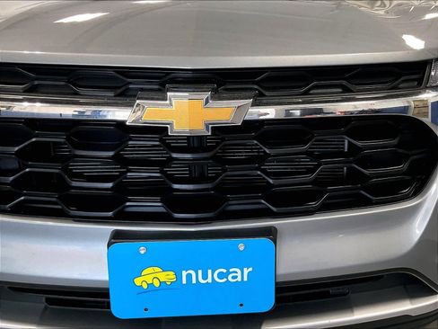 Used 2025 Chevrolet Trax LT w/ LT Convenience Package FWD image 32
