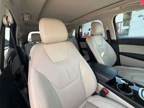 Used 2017 Ford Edge Titanium w/ Equipment Group 301A AWD/4WD image 9