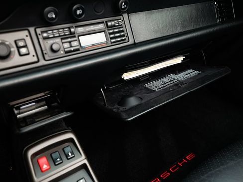 Used 1995 Porsche 911 Carrera RWD image 96