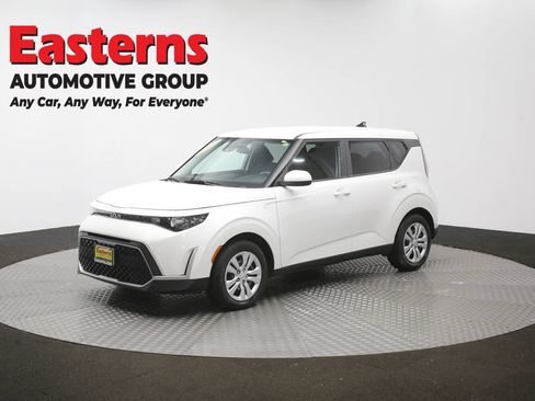 Used 2023 Kia Soul LX FWD image 55