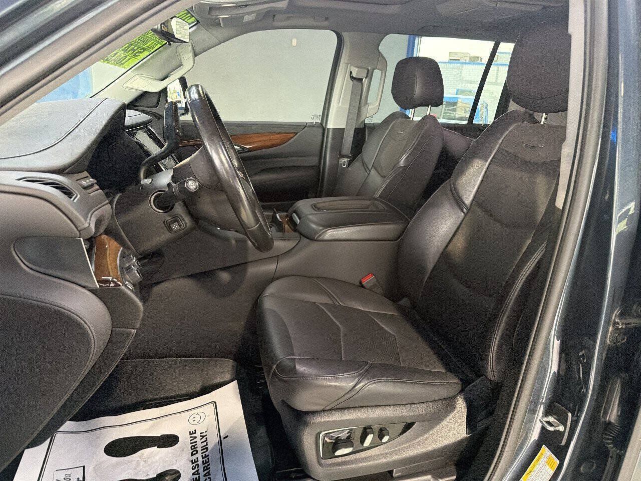 Used 2020 Cadillac Escalade ESV Premium Luxury AWD/4WD image 14