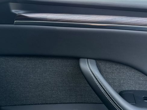 Used 2023 Tesla Model X image 21