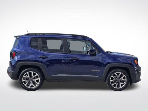 Used 2017 Jeep Renegade Latitude FWD image 18