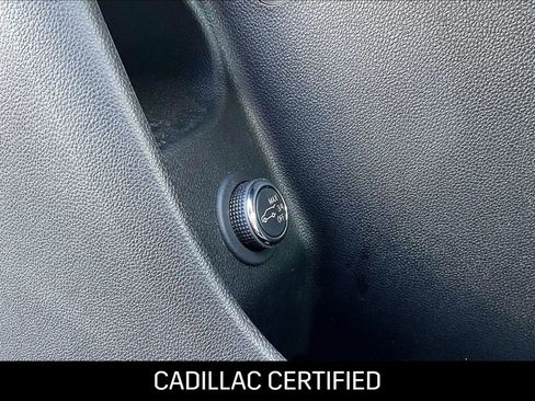 Certified 2022 Cadillac XT4 Luxury w/ Cold Weather Package image 33