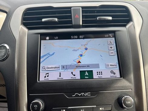 Used 2019 Ford Fusion SE FWD image 20