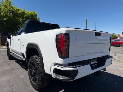 Used 2024 GMC Sierra 3500 AT4 w/ AT4 Premium Plus Package AWD/4WD image 7