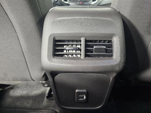 Used 2024 Chevrolet Equinox LT image 42