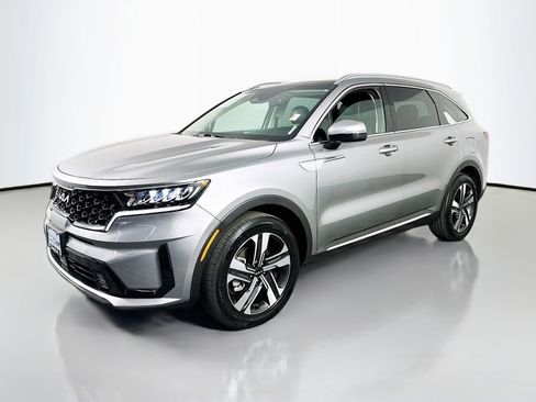 Used 2023 Kia Sorento EX w/ Panoramic Sunroof Package AWD/4WD image 4