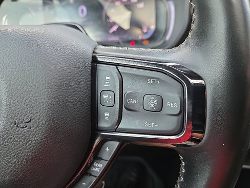 Used 2025 RAM 1500 Limited AWD/4WD image 18