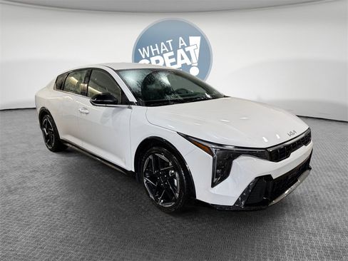Used 2025 Kia K4 GT-Line image 1