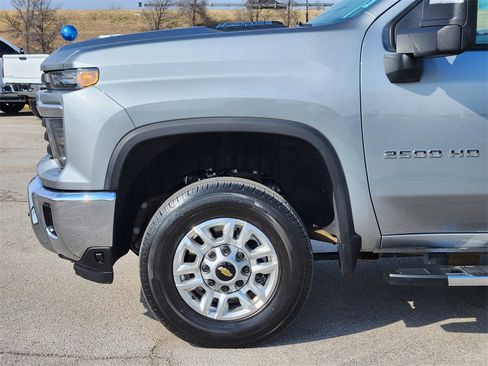 Certified 2025 Chevrolet Silverado 2500 LT w/ Convenience Package image 8