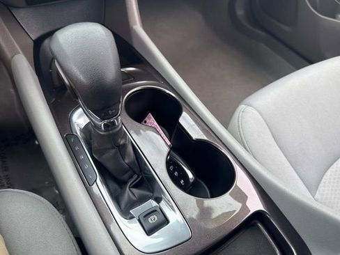 Used 2023 Chevrolet Malibu LS image 25