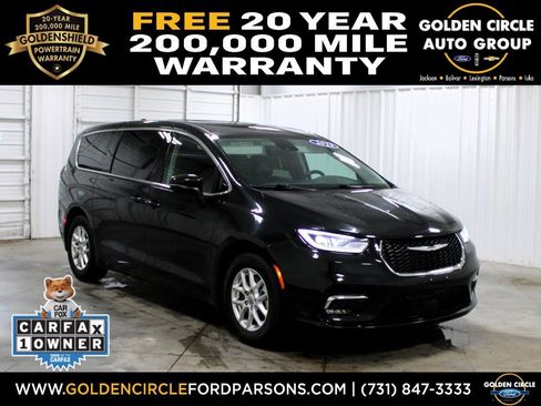 Used 2023 Chrysler Pacifica Touring-L FWD image 1