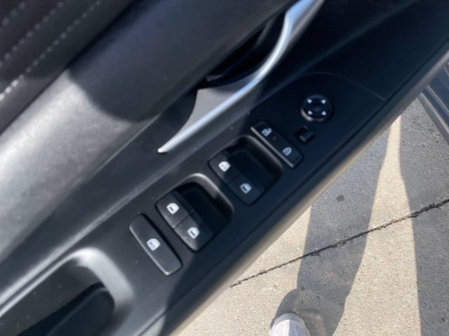Used 2025 Hyundai Elantra SEL FWD image 21