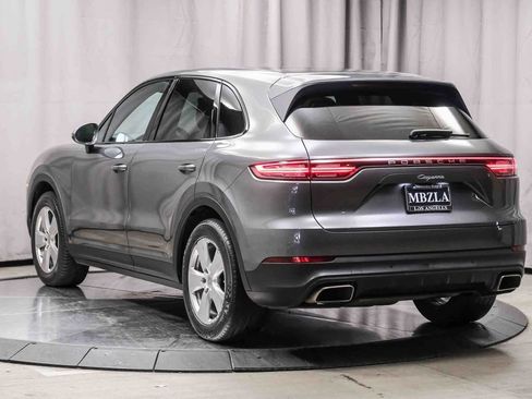 Used 2020 Porsche Cayenne image 2