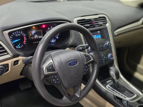 Used 2016 Ford Fusion SE image 14