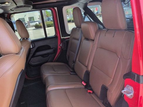 Used 2023 Jeep Wrangler Unlimited Rubicon AWD/4WD image 14