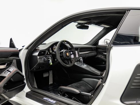 Used 2019 Porsche 911 GT3 RS RWD image 48