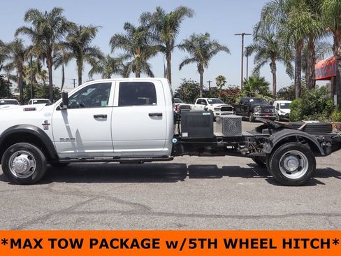 Used 2022 RAM 5500 Tradesman w/ Chrome Appearance Group AWD/4WD image 4