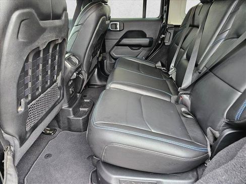 Used 2021 Jeep Wrangler Unlimited Rubicon 4xe w/ Cold Weather Group AWD/4WD image 19