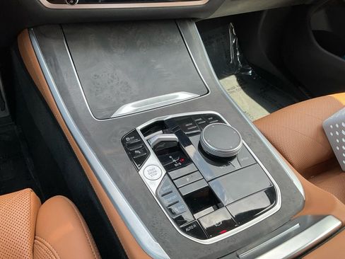 Used 2024 BMW X5 sDrive40i w/ M Sport Package RWD image 33