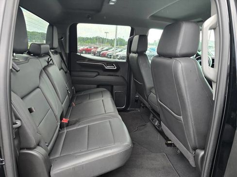 Used 2025 GMC Sierra 1500 SLT AWD/4WD image 13