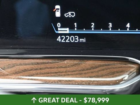 Used 2024 Cadillac Escalade Sport Platinum w/ LPO, Floor Liner Package AWD/4WD image 40