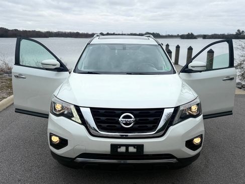 Used 2017 Nissan Pathfinder SL w/ SL Premium Package image 2