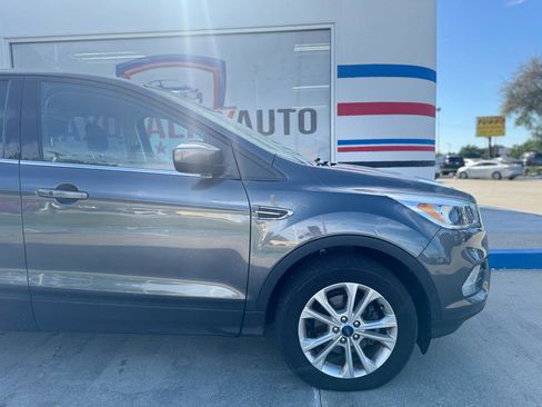 Used 2019 Ford Escape SE FWD image 21