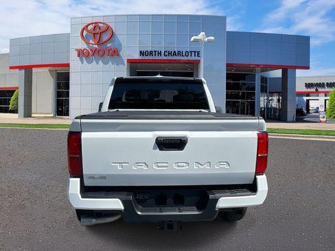 Used 2026 Toyota Tacoma SR5 AWD/4WD image 5