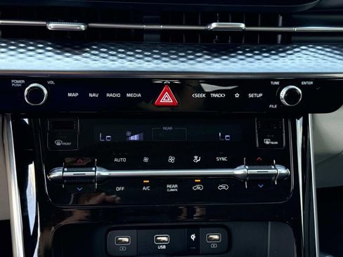 Used 2024 Kia Carnival SX Prestige FWD image 26