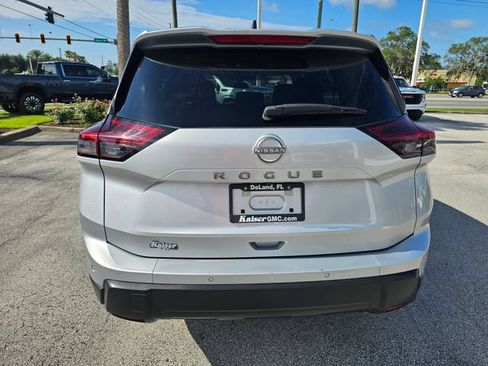 Used 2024 Nissan Rogue S FWD image 4
