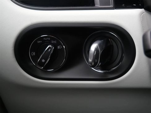 New 2026 Porsche Macan Turbo image 15