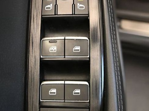 Used 2023 Nissan Rogue SL w/ SL Premium Package image 25