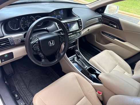 Used 2017 Honda Accord EX-L image 15