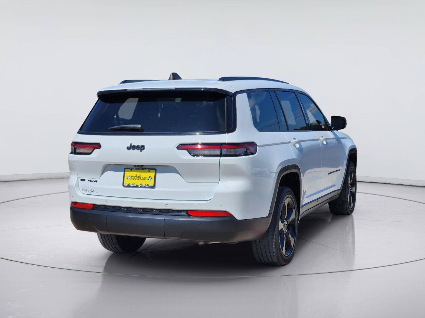 Used 2023 Jeep Grand Cherokee L Laredo AWD/4WD image 5