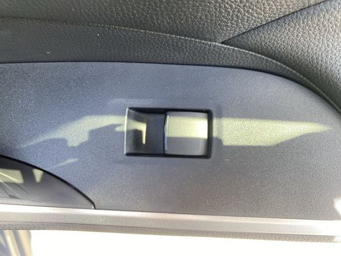 Used 2021 Toyota RAV4 XLE w/ Convenience Package FWD image 35