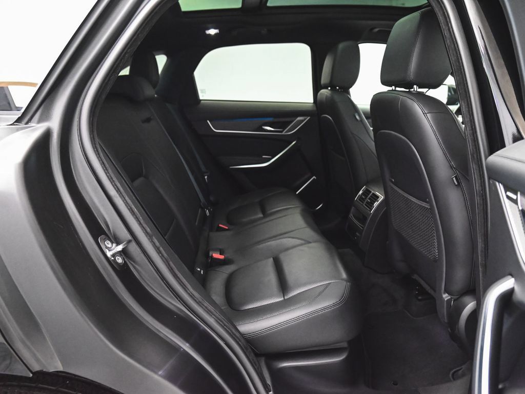 Used 2023 Jaguar F-PACE S AWD/4WD image 36