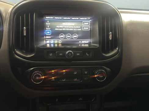 Used 2019 Chevrolet Colorado W/T w/ WT Convenience Package RWD image 15