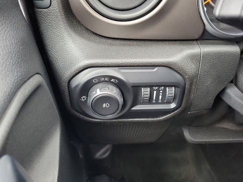 Used 2018 Jeep Wrangler Unlimited Sport image 22