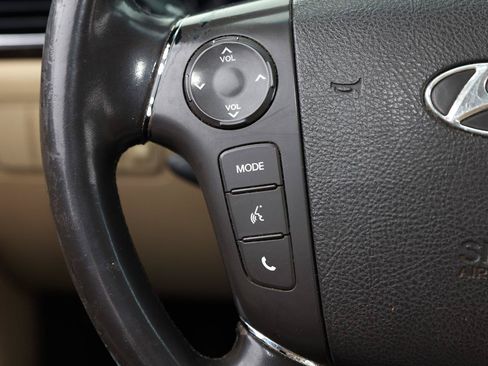 Used 2011 Hyundai Genesis 3.8 RWD image 26