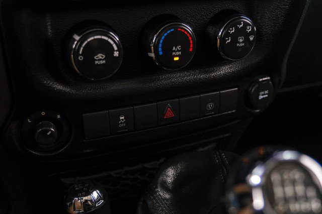 Used 2015 Jeep Wrangler Sahara AWD/4WD image 25