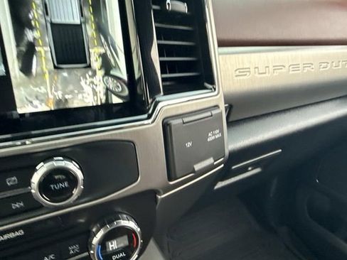 Used 2022 Ford F350 Platinum w/ FX4 Off-Road Package image 33