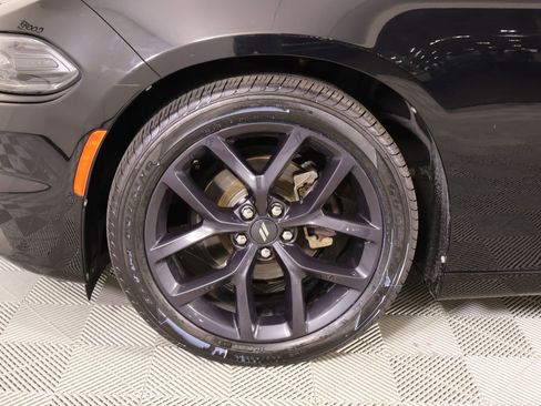 Used 2020 Dodge Charger SXT w/ Blacktop Package RWD image 17