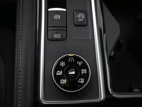 Used 2024 Nissan Pathfinder SL w/ SL Premium Package AWD/4WD image 34