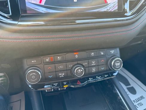 Used 2024 Dodge Durango R/T AWD/4WD image 32
