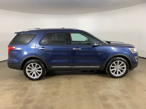 Used 2016 Ford Explorer Limited w/ Equipment Group 301A image 7