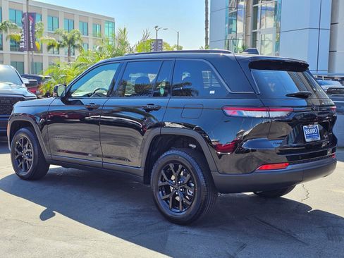 New 2026 Jeep Grand Cherokee Altitude AWD/4WD image 5
