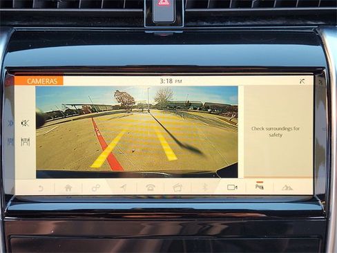 Used 2020 Land Rover Discovery Sport SE R-Dynamic image 17