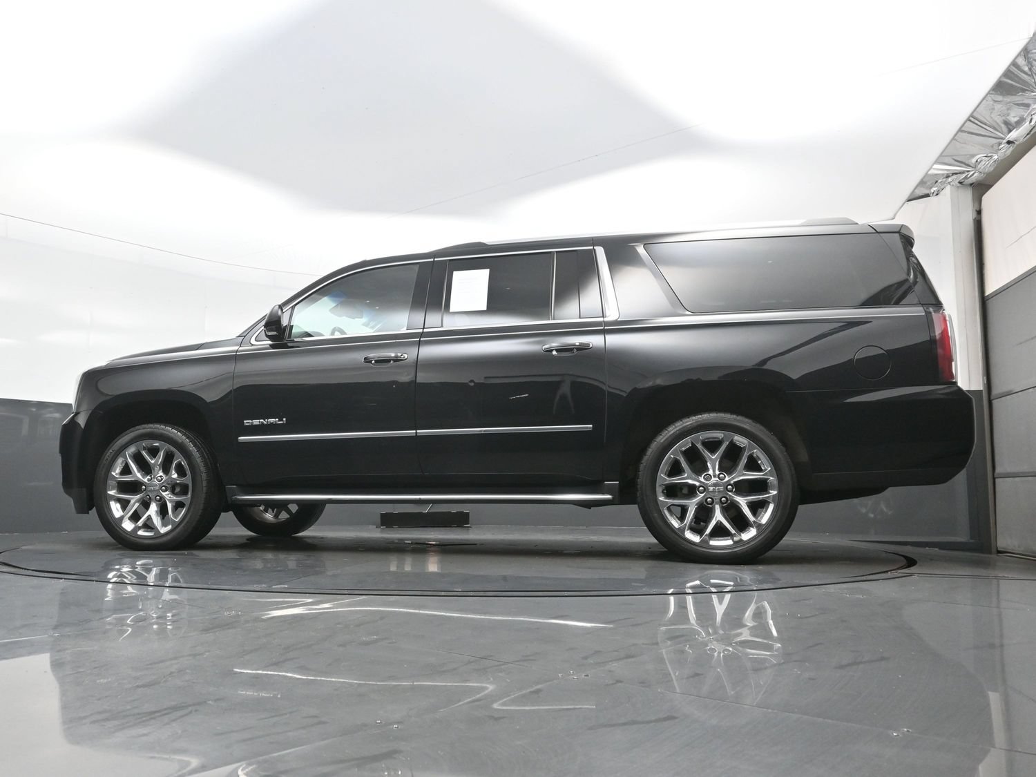 Used 2019 GMC Yukon XL Denali AWD/4WD image 33